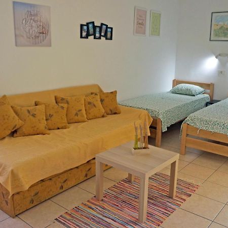 Studio Apartment Michelle - Intermezzo With Sea View Rabac Exterior foto
