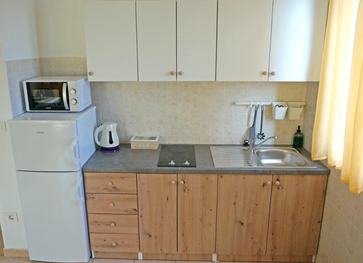 Studio Apartment Michelle - Intermezzo With Sea View Rabac Exterior foto