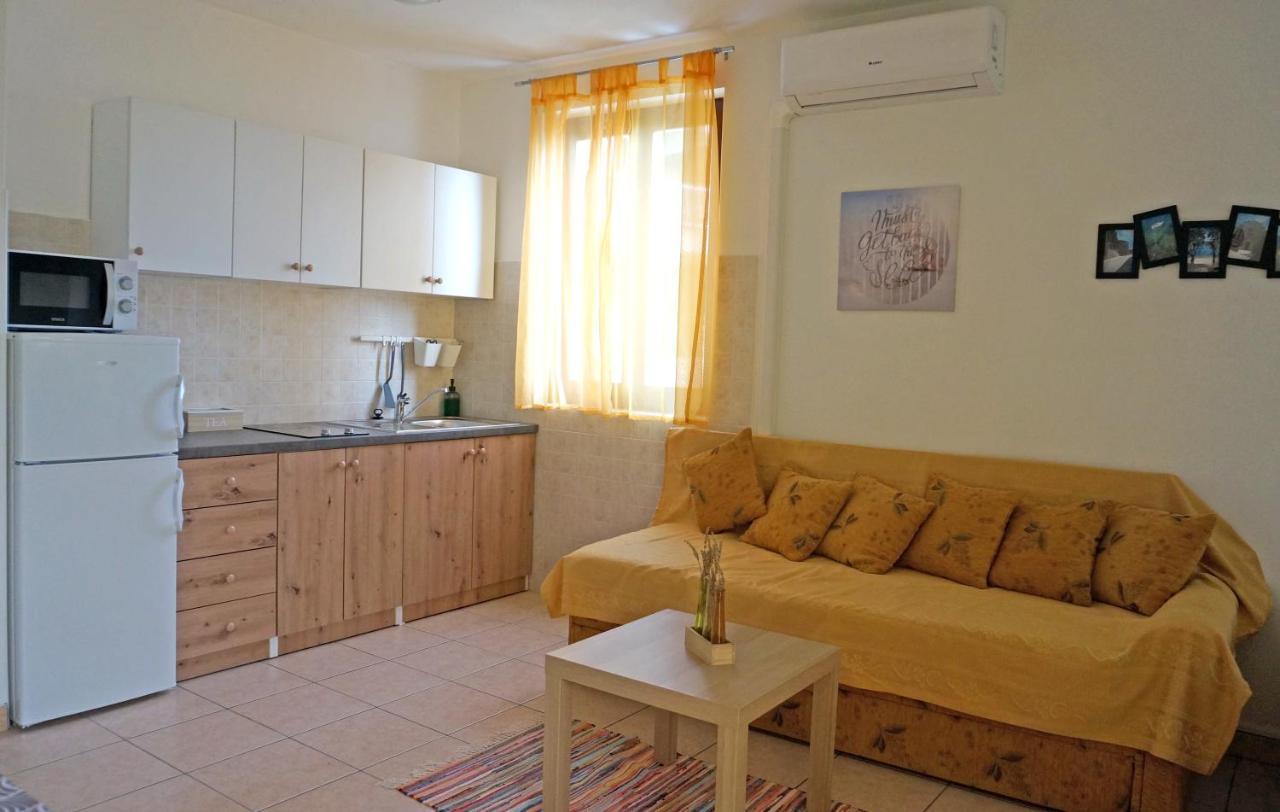 Studio Apartment Michelle - Intermezzo With Sea View Rabac Exterior foto