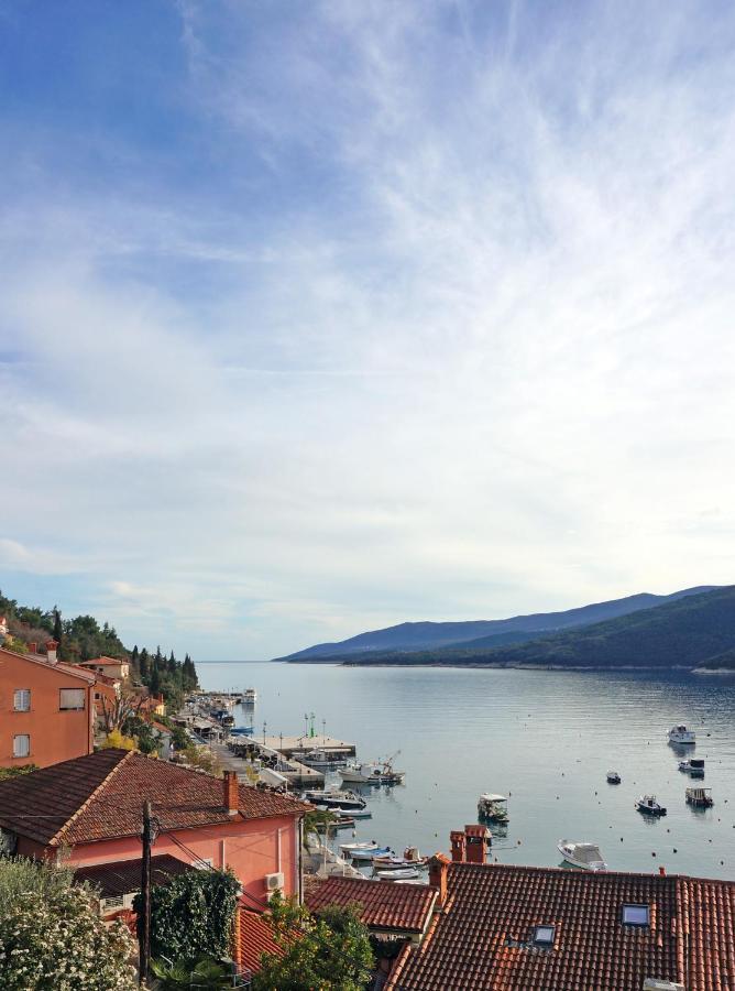 Studio Apartment Michelle - Intermezzo With Sea View Rabac Exterior foto