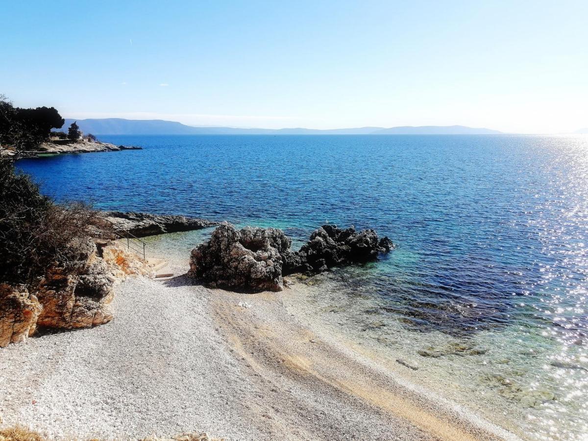 Studio Apartment Michelle - Intermezzo With Sea View Rabac Exterior foto