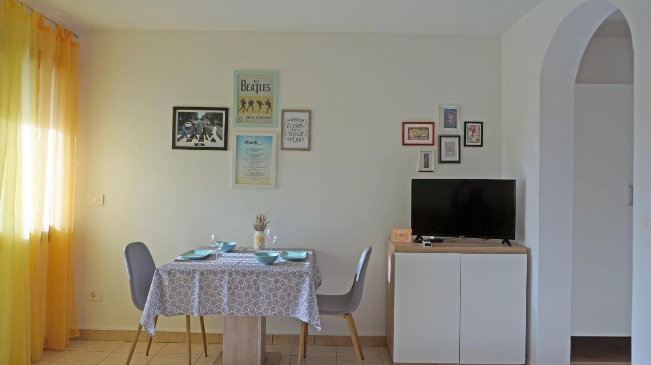 Studio Apartment Michelle - Intermezzo With Sea View Rabac Exterior foto